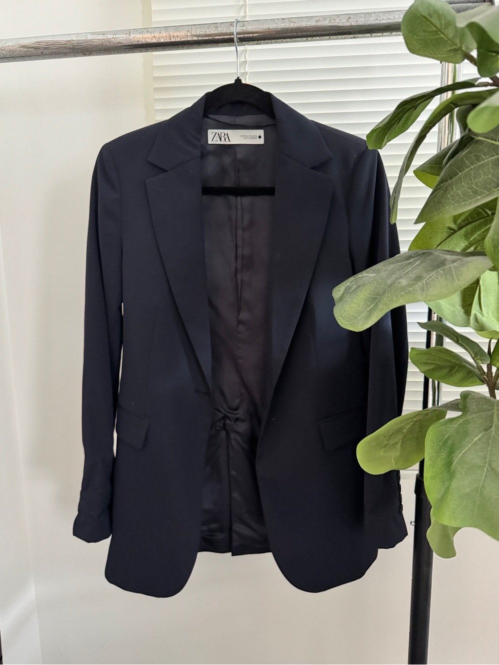 Zara Men’s Dark Navy Single-Breasted Blazer